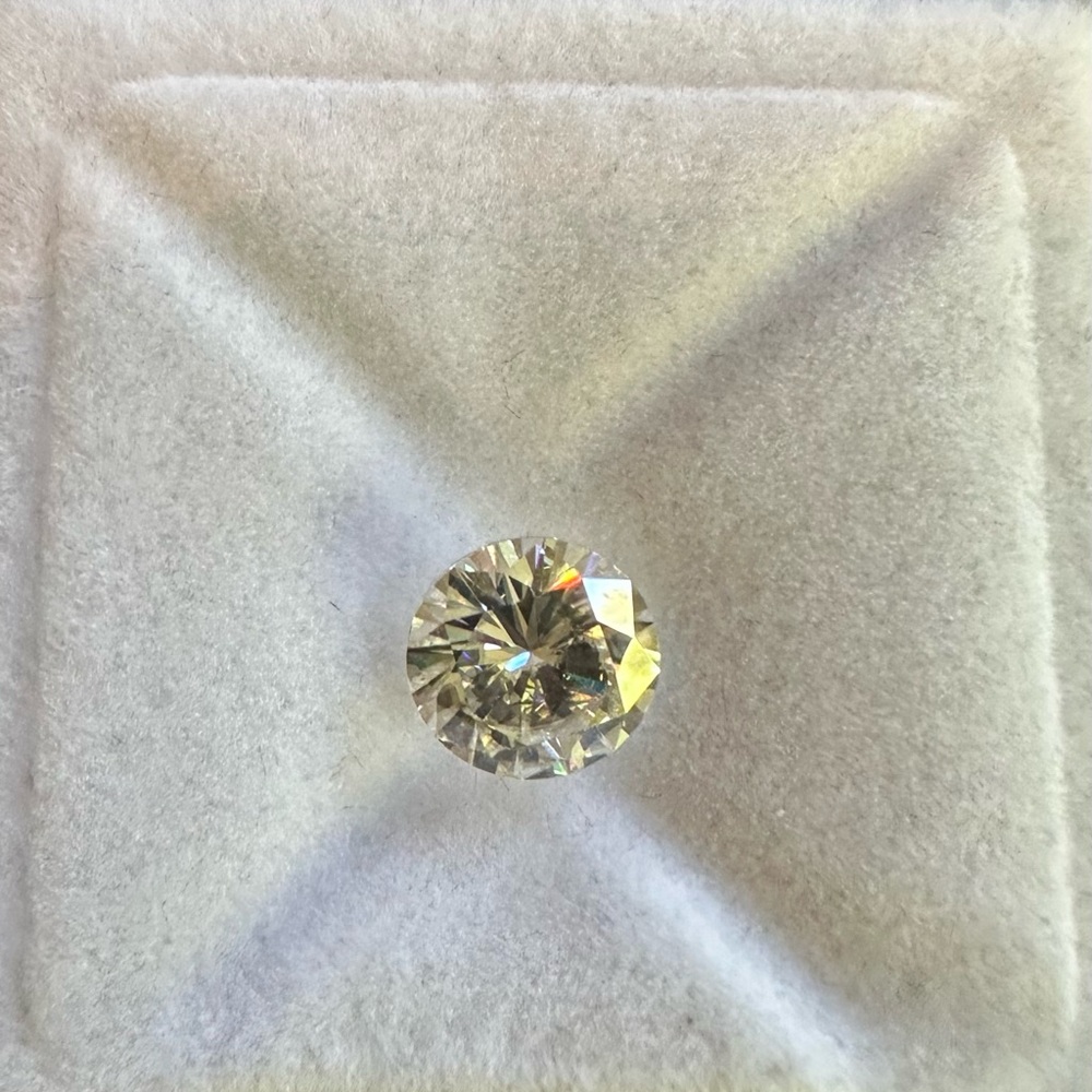 CHARLES & COLVARD* moissanite forever one colorless  3 carats stone